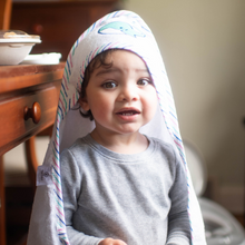 Load image into Gallery viewer, Babette 3 Piece Hooded Towel Set